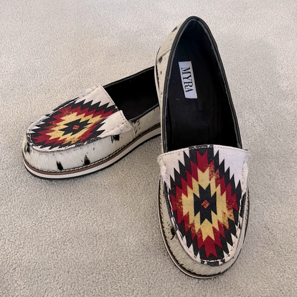 NWOT Myra Hairon Loafers